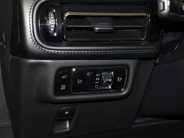Used 2023 Lincoln Nautilus Reserve w/ Luxury Package AWD/4WD image 26