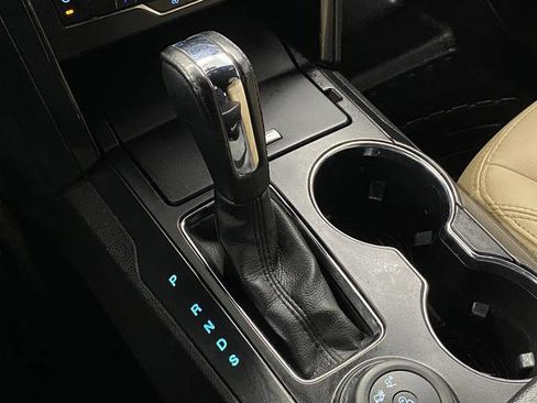 Used 2017 Ford Explorer XLT w/ Equipment Group 202A image 21