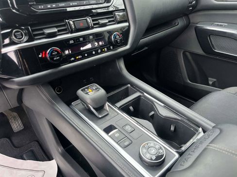 Certified 2023 Nissan Pathfinder SV image 26