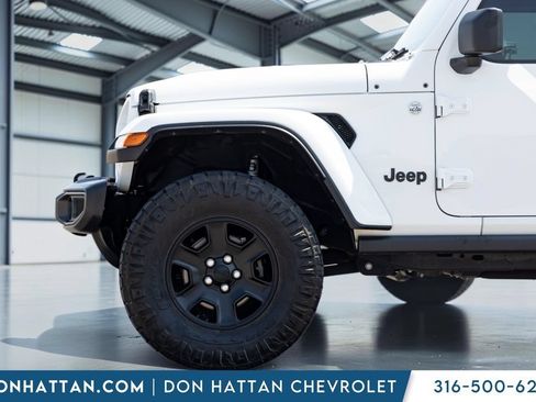 Used 2020 Jeep Gladiator Sport w/ Quick Order Package 24S AWD/4WD image 31