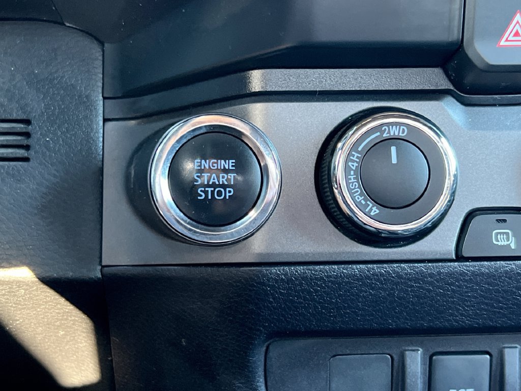 Used 2019 Toyota Tacoma TRD Sport AWD/4WD image 40