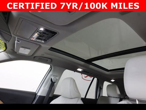 Used 2024 Toyota Grand Highlander AWD image 29
