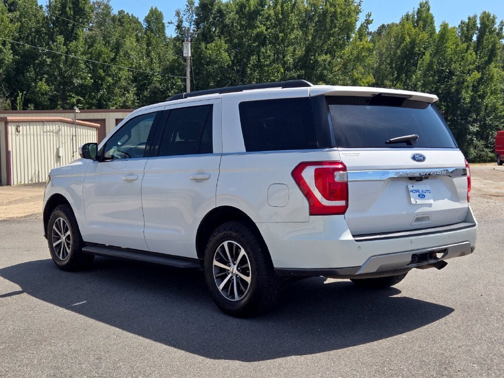 Used 2018 Ford Expedition XLT RWD image 3