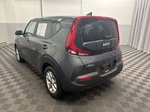 Certified 2022 Kia Soul LX w/ Technology Package FWD image 9