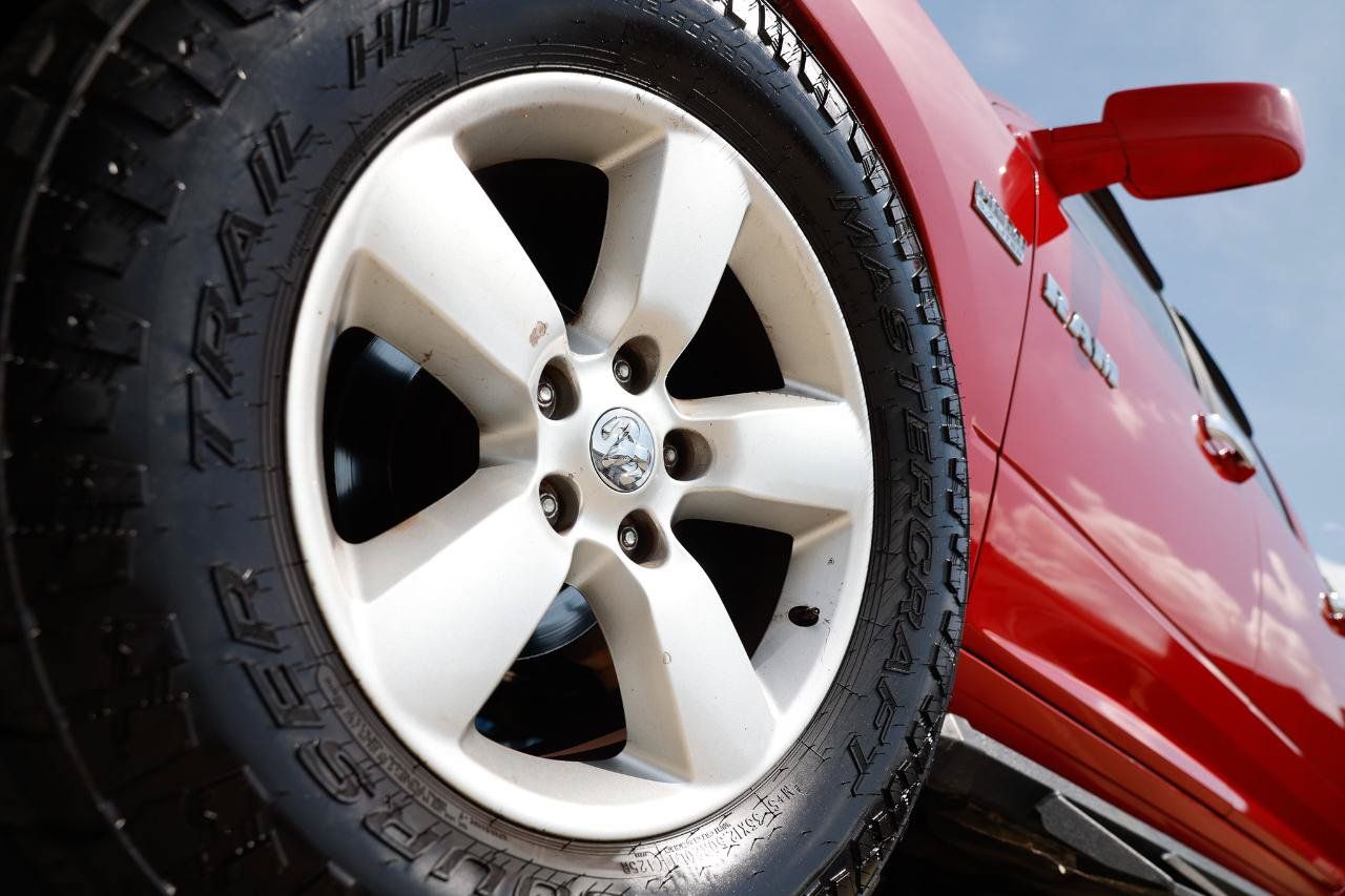 Used 2010 Dodge Ram 1500 Truck SLT w/ Remote Start & Security Group AWD/4WD image 34
