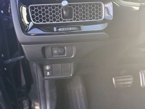 Used 2023 Honda Civic Sport image 16