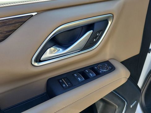 Used 2024 Chevrolet Suburban Premier image 15