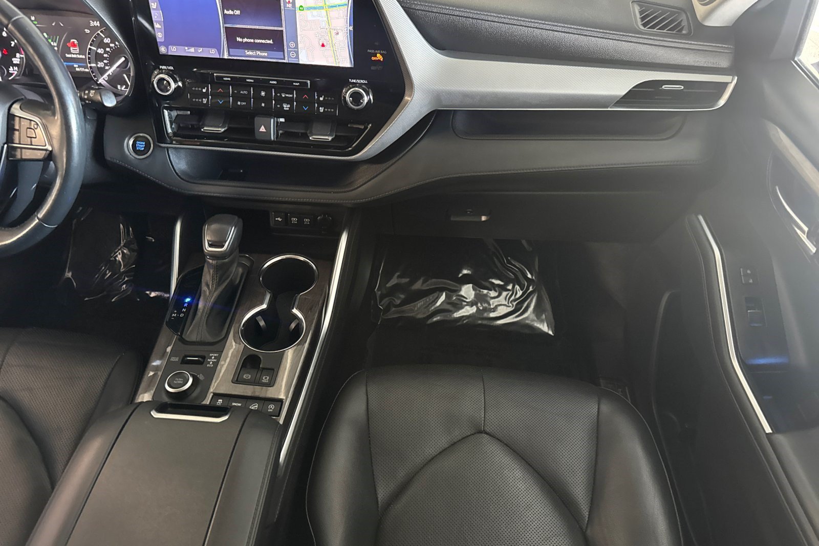 Used 2021 Toyota Highlander Platinum AWD/4WD image 32