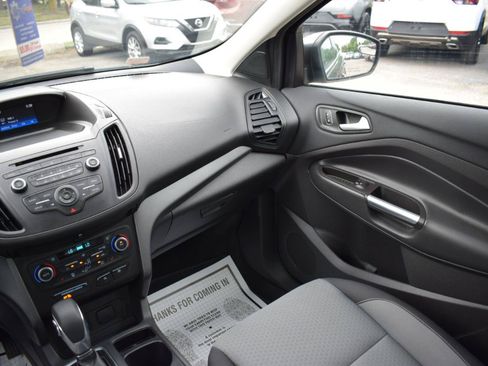 Used 2018 Ford Escape SE FWD image 13