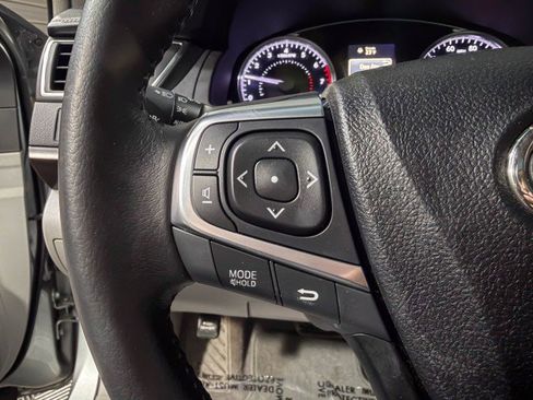 Used 2017 Toyota Camry XLE image 18