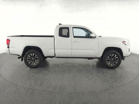 Used 2023 Toyota Tacoma SR AWD/4WD image 8