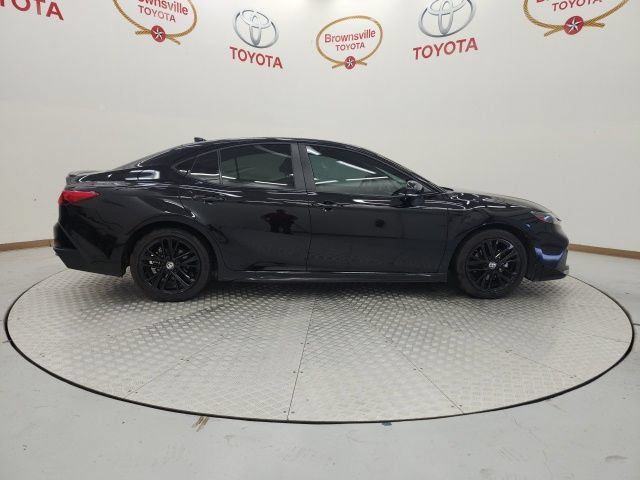 Used 2025 Toyota Camry SE w/ Convenience Package FWD image 3