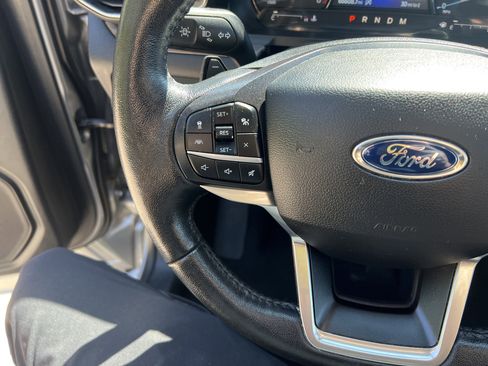 Used 2020 Ford Explorer Limited image 18