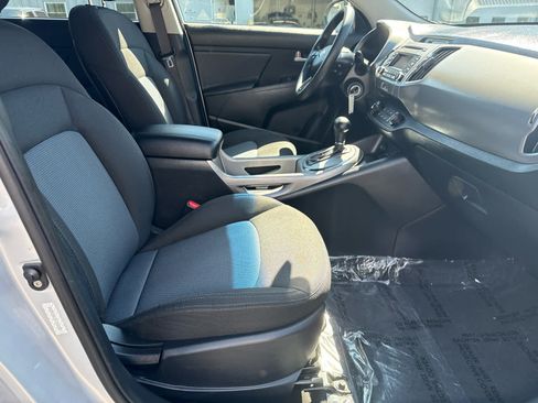 Used 2015 Kia Sportage LX FWD image 12
