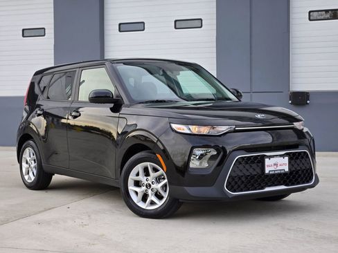 Used 2021 Kia Soul S image 1