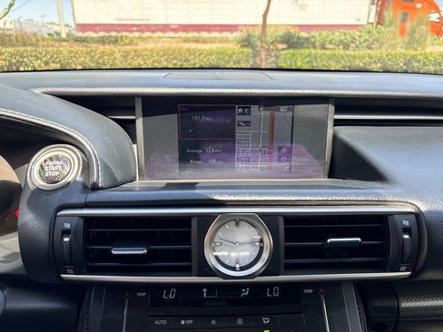 Used 2016 Lexus RC 200t RWD image 22