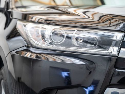 Used 2017 Toyota Highlander Limited Platinum AWD/4WD image 14