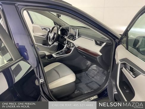 Used 2019 Toyota RAV4 Limited FWD image 15