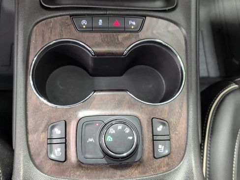 Used 2022 GMC Acadia Denali w/ Black Diamond Edition AWD/4WD image 16