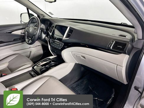 Used 2018 Honda Pilot Touring image 32