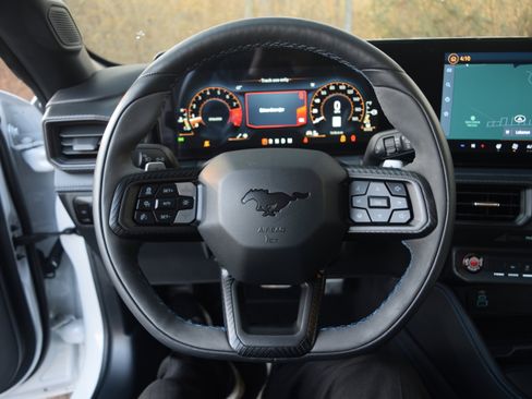 Used 2024 Ford Mustang Dark Horse image 4