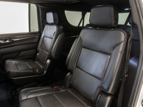Used 2023 GMC Yukon XL Denali w/ Advanced Technology Package AWD/4WD image 29