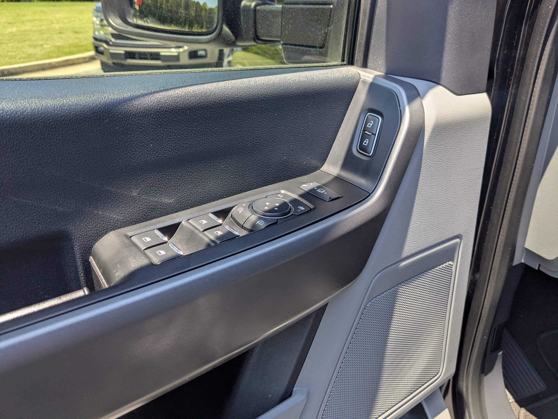 Used 2025 Ford F350 XLT w/ 360-Degree Camera Package AWD/4WD image 12