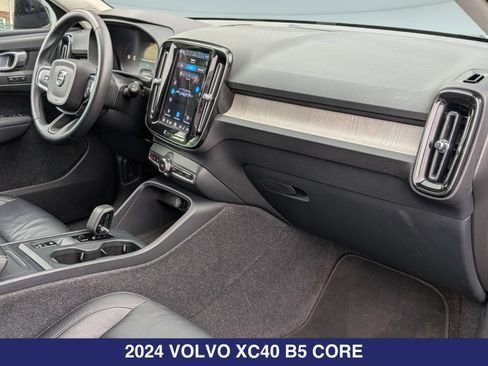Used 2024 Volvo XC40 B5 Core AWD/4WD image 28