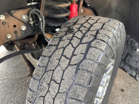 Used 2017 Ford F250 Lariat w/ Lariat Value Package image 9