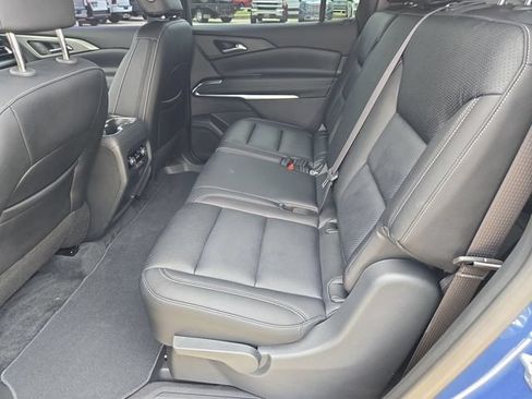Used 2024 Chevrolet Traverse LS FWD image 23