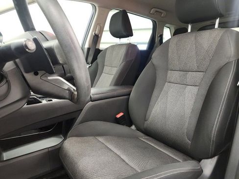 Used 2024 Nissan Rogue SV image 13