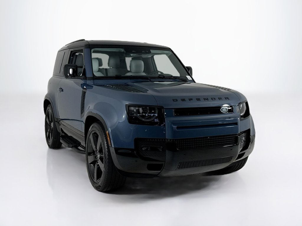 Used 2025 Land Rover Defender 90 X-Dynamic SE AWD/4WD image 7