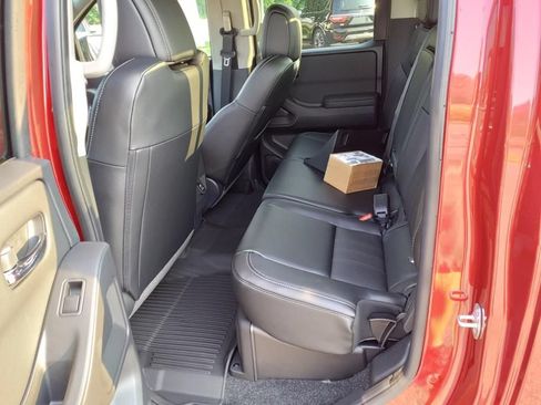 Certified 2023 Nissan Frontier SV w/ SV Premium Package RWD image 10