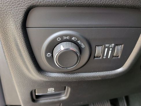 New 2025 Jeep Grand Cherokee L Altitude image 15