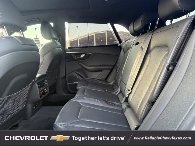 Used 2024 Audi Q8 Prestige w/ Prestige Package AWD/4WD image 31