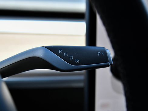 Used 2023 Tesla Model 3 Standard Range image 27