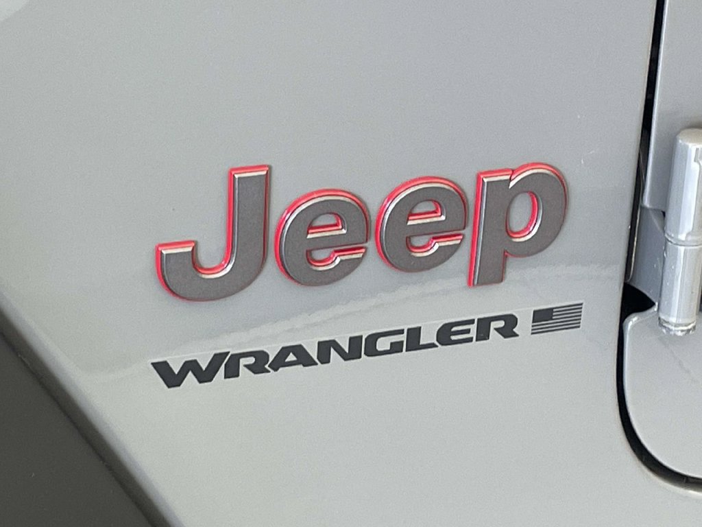 Used 2023 Jeep Wrangler Unlimited Rubicon w/ Cold Weather Group AWD/4WD image 11