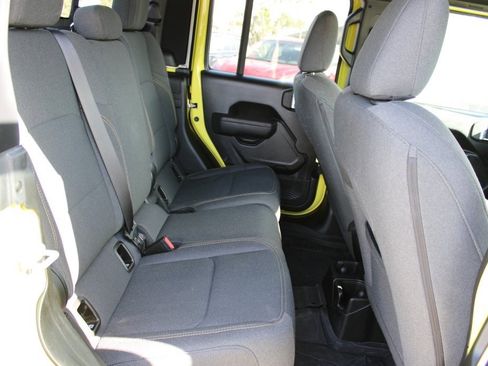 Used 2024 Jeep Gladiator Sport image 27