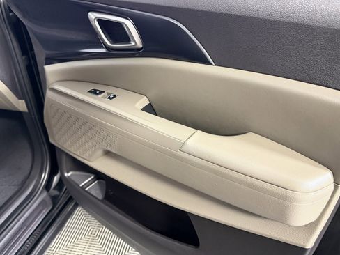 Used 2025 Kia Carnival image 34