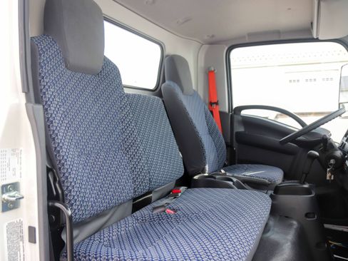 Used 2024 Isuzu NPR image 14