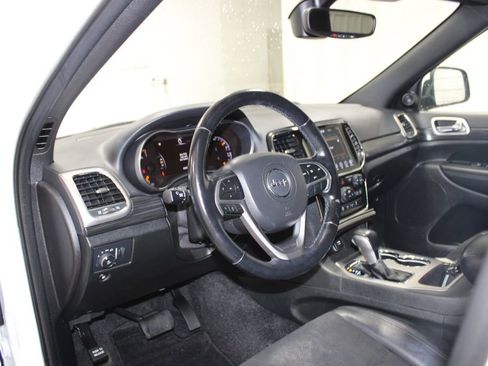 Used 2022 Jeep Grand Cherokee Laredo X image 17