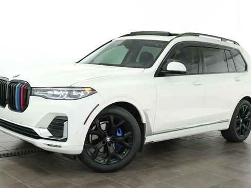 Used 2022 BMW X7 xDrive40i w/ Premium Package AWD/4WD image 1