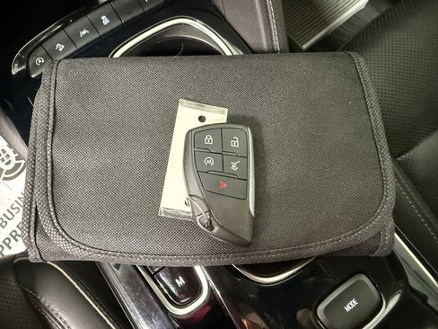 Used 2021 Buick Envision Essence AWD/4WD image 20