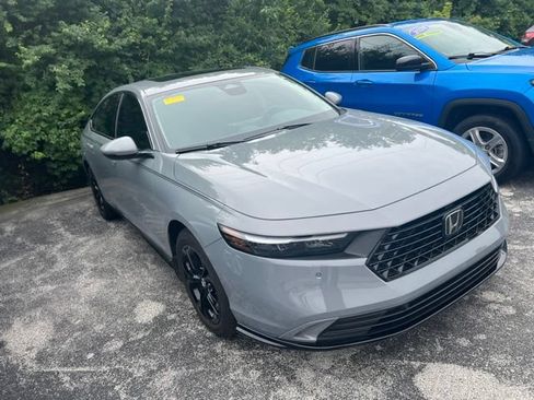 Used 2025 Honda Accord EX-L image 3