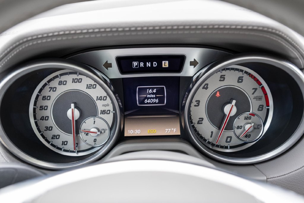 Used 2013 Mercedes-Benz SL 550 w/ Premium Pkg image 2
