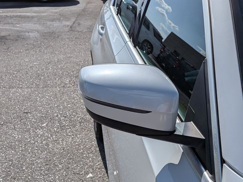 Used 2025 BMW 330i Sedan image 12