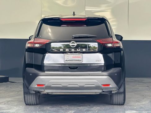 Used 2023 Nissan Rogue SV FWD image 4