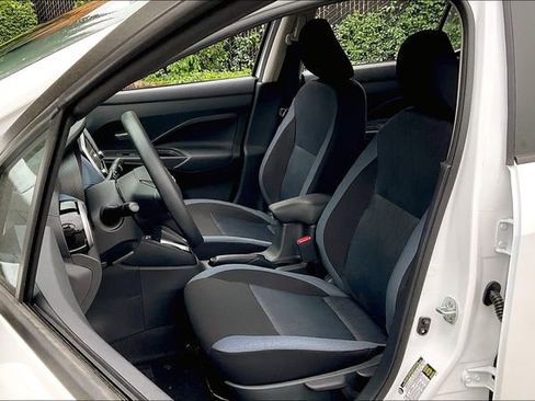 New 2025 Nissan Versa SV w/ Trunk Package image 9