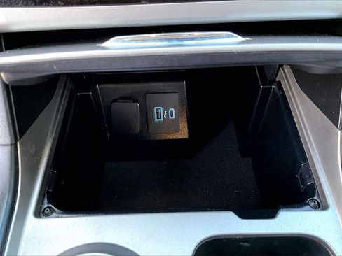 Used 2021 Ford Explorer 4WD w/ Class III Trailer Tow Package image 16