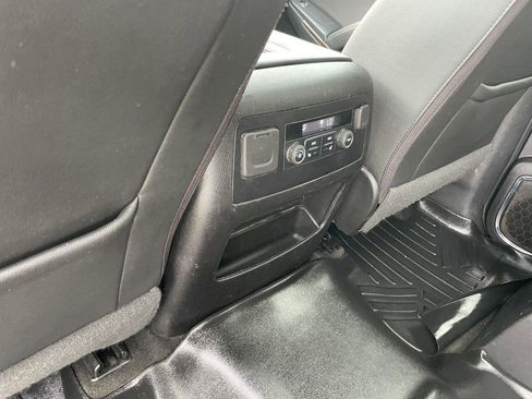 Used 2018 Chevrolet Suburban LT w/ Luxury Package image 24